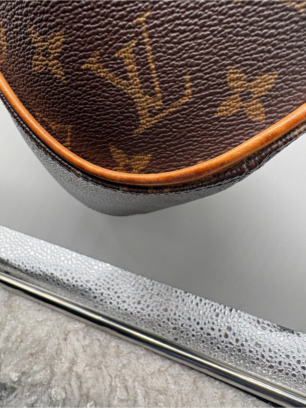 Louis Vuitton Ellipse PM Monogram Canvas Handbag USA Made Vintage - Picture 7 of 13